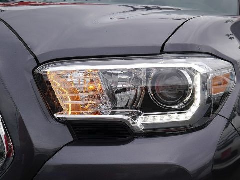 2016年　タコマ　４WD ダブルキャブ　純正　LEDディライト